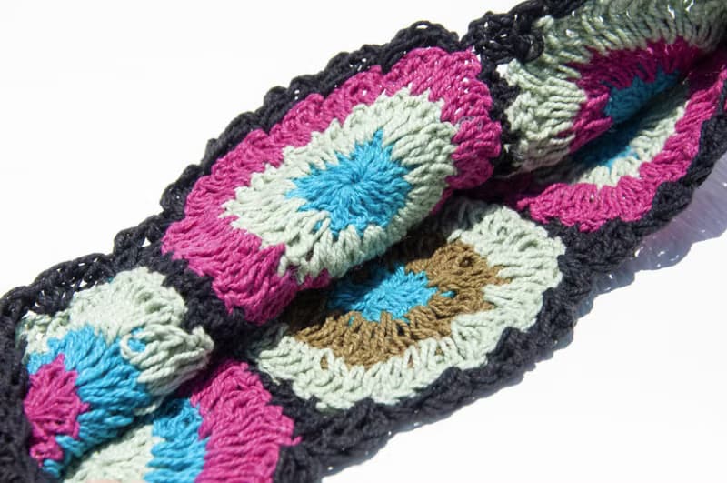 手工棉線編織髮帶/編織繽紛髮帶/手工鉤織髮帶-黑色繽紛彩虹花朵