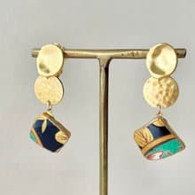 有田焼 　金継ぎ　ネジバネ式イヤリング　金色　リーフ柄　揺れる　伝統工芸　No.242
