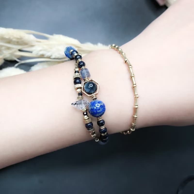 VIIART。真言。赫基蒙雙尖水晶藍砂黑尖晶黃銅手鍊。限量