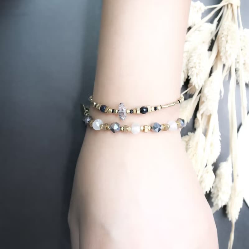 VIIART。真言。赫基蒙雙尖水晶藍砂黑尖晶黃銅手鍊。限量