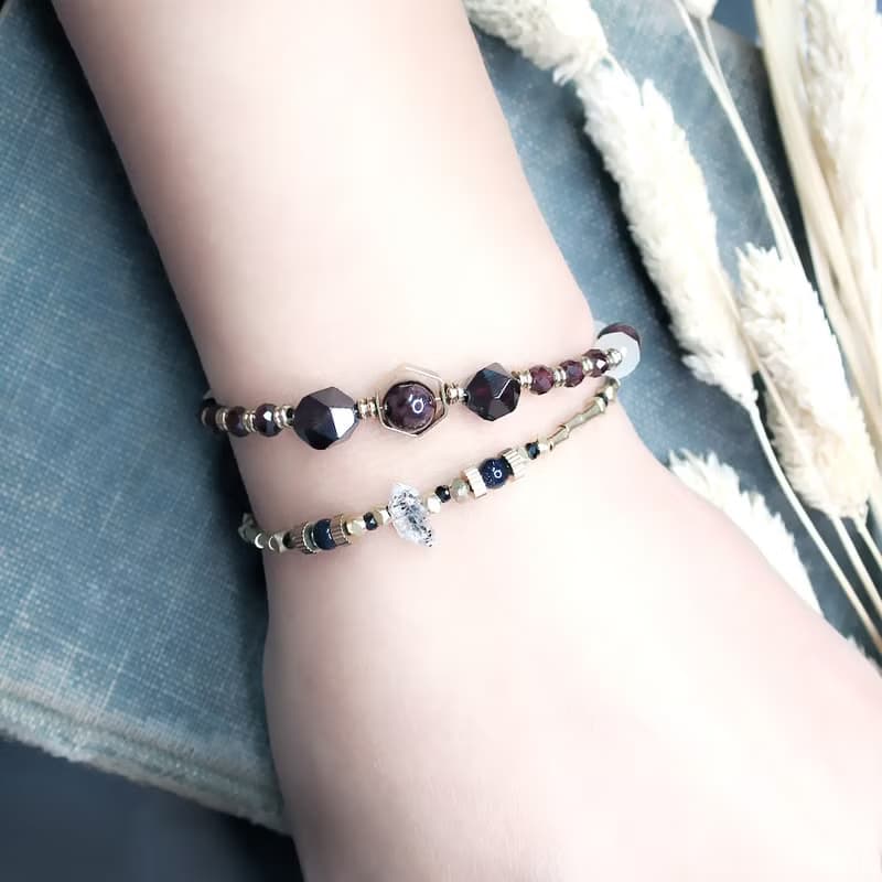 VIIART。真言。赫基蒙雙尖水晶藍砂黑尖晶黃銅手鍊。限量