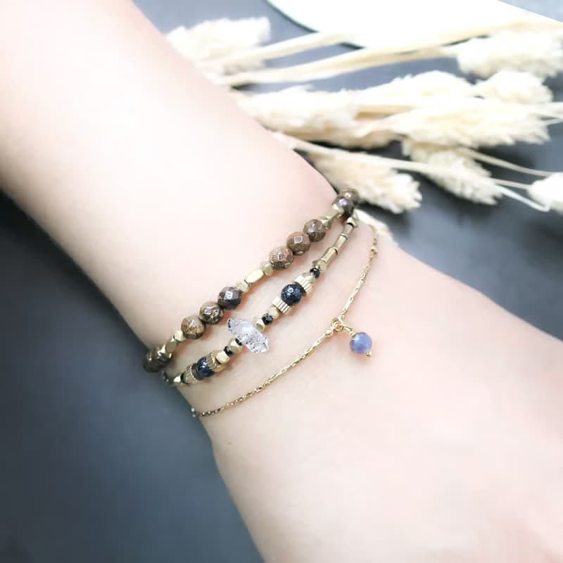 VIIART。真言。赫基蒙雙尖水晶藍砂黑尖晶黃銅手鍊。限量