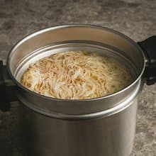 【柳宗理】 雙耳高鍋22cm-附蓋.濾網