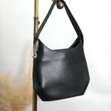 【 日本直送　名牌中古包 】LOEWE ロエベ ショルダーバッグ ブラック ロゴ レザー ワンショルダーバッグ vintage ヴィンテージ  8bpxps