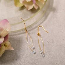 【Pinkoi限定商品】double gems pierced earring GD ニッケルフリーピアス　キュービックジルコニアが揺れるピアス　ゴールド