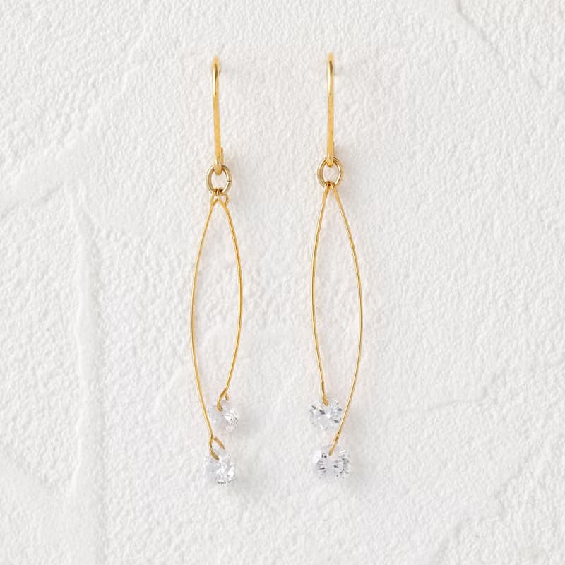 【Pinkoi限定商品】double gems pierced earring GD ニッケルフリーピアス　キュービックジルコニアが揺れるピアス　ゴールド