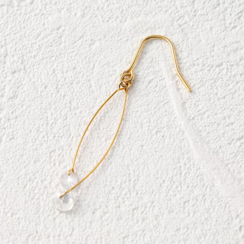 【Pinkoi限定商品】double gems pierced earring GD ニッケルフリーピアス　キュービックジルコニアが揺れるピアス　ゴールド