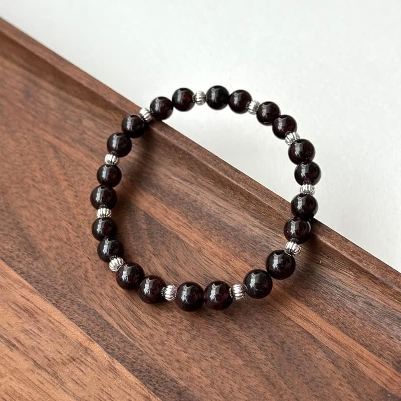 【摩羯水瓶座|1月】石榴石球鍍銀手鏈 個人魅力自信 幸福永恆愛情