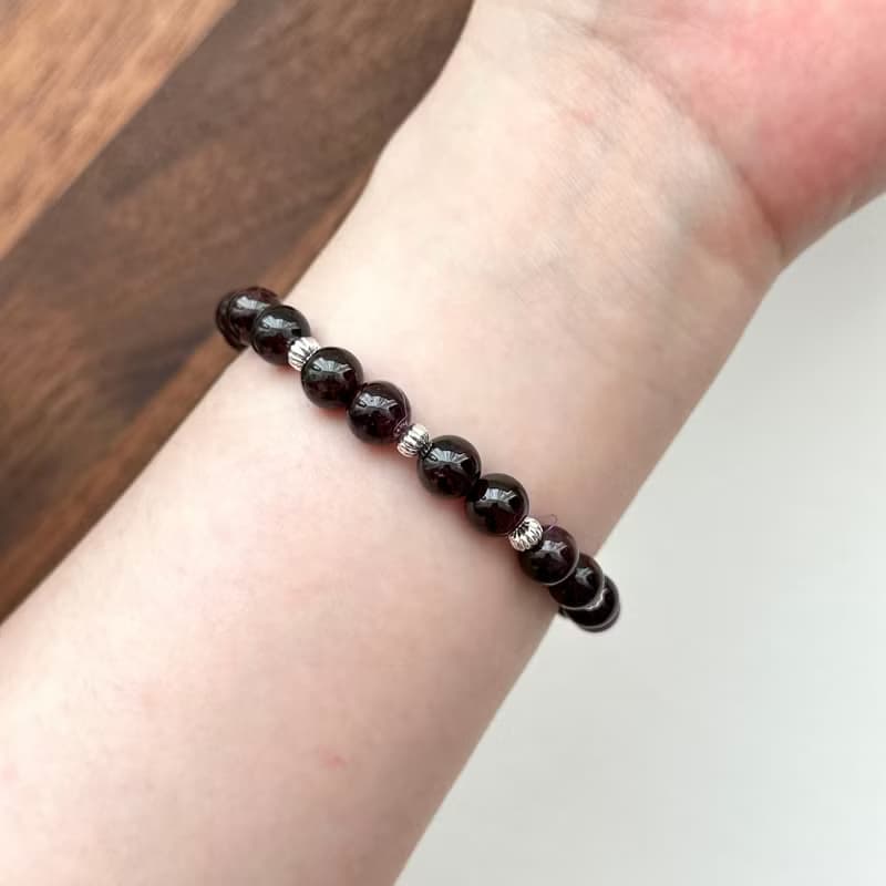 【摩羯水瓶座|1月】石榴石球鍍銀手鏈 個人魅力自信 幸福永恆愛情