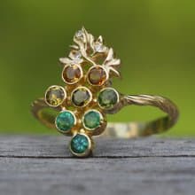 Grapes design gold ring with tourmalines, emeralds and diamonds