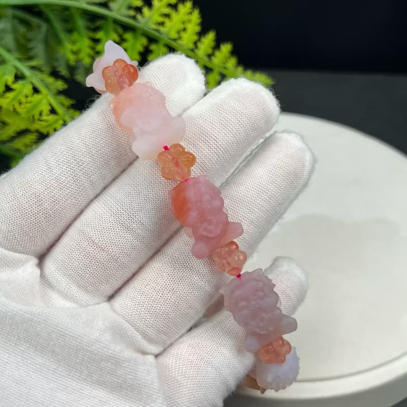設計款手串雕刻莫桑比克紅瑪瑙吞金獸配冰飄南紅瑪瑙小花平安喜樂