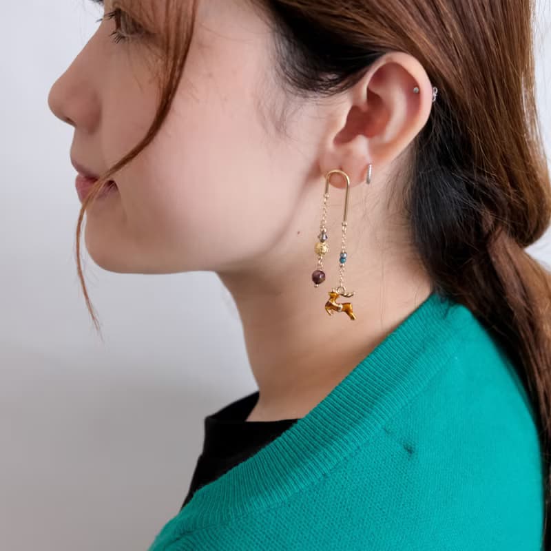 Deer | 小鹿與鈴鐺琺琅彩釉U型耳環 | 聖誕裝飾 日本素材