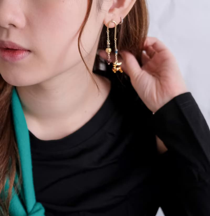 Deer | 小鹿與鈴鐺琺琅彩釉U型耳環 | 聖誕裝飾 日本素材