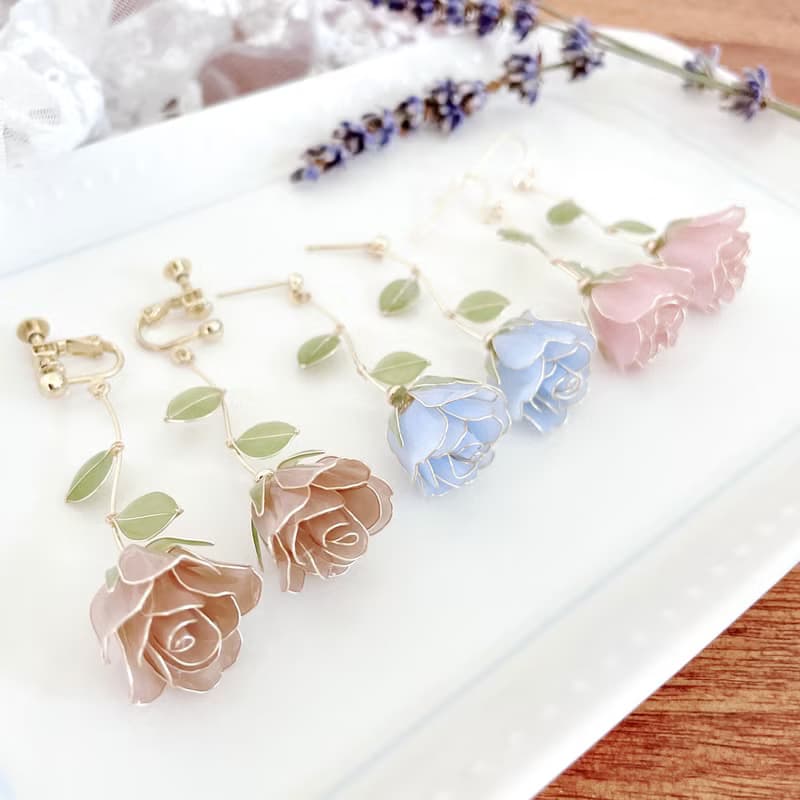 【小王子玫瑰】 樹脂水晶花耳環