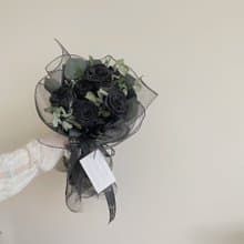 森林感黑玫瑰 情人節花束 畢業花束 生日禮物 永生花 韓式綁花