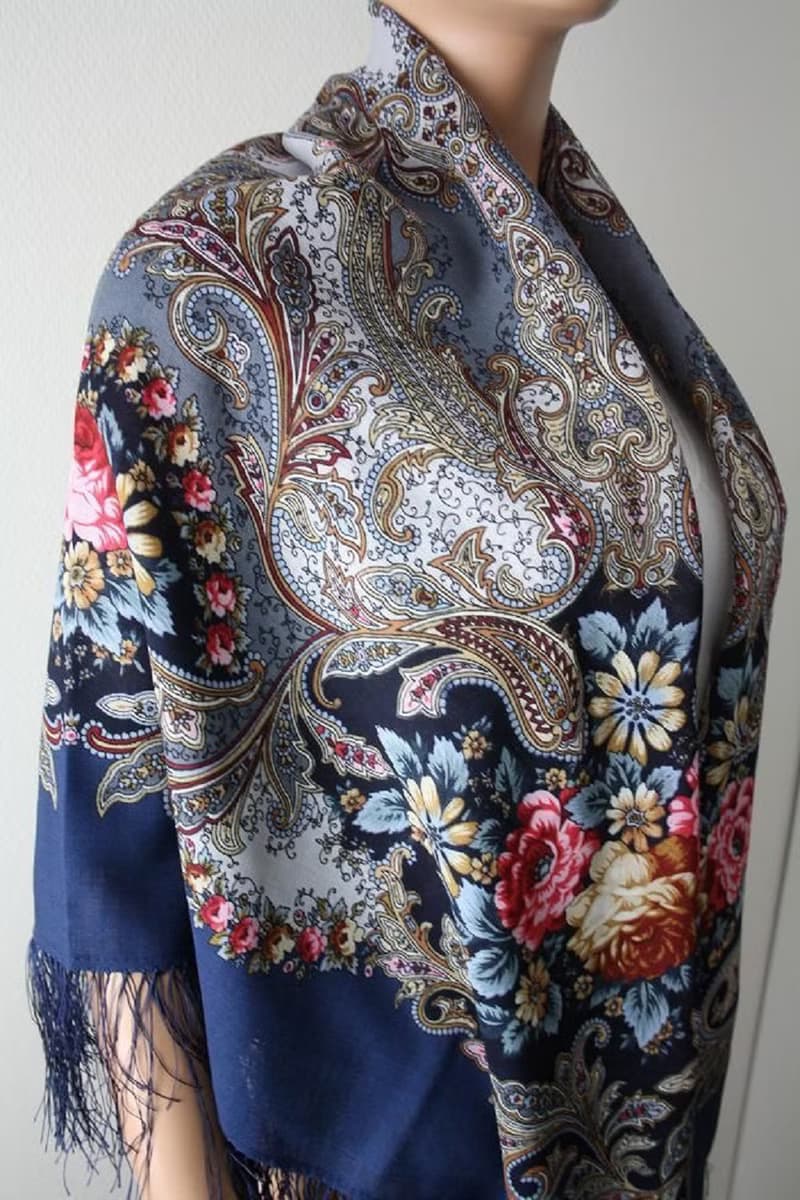 Pavlovo Posad Russian Shawl 100% Wool Scarf 125x125 cm Wrap Silk Fringe 1463-12
