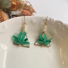 9點以後 | 純手工刺繡耳環 | 空氣鳳梨