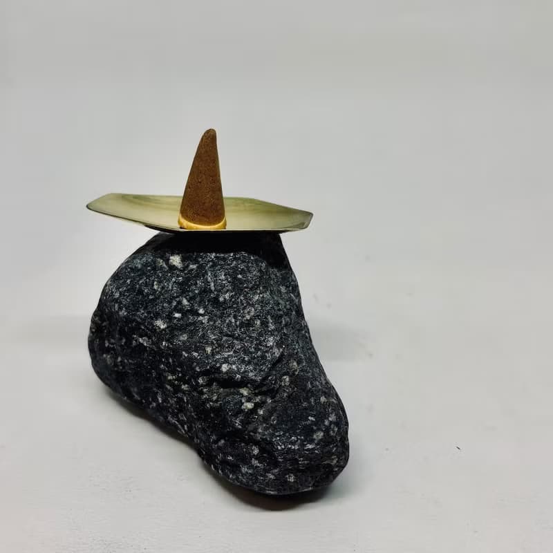 香道/燻香座/香錐座/迷蹤F款小,手作幾何形黃銅碟,搭配天然原石