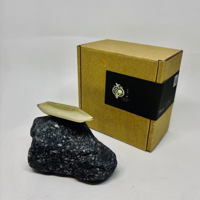 香道/燻香座/香錐座/迷蹤F款小,手作幾何形黃銅碟,搭配天然原石