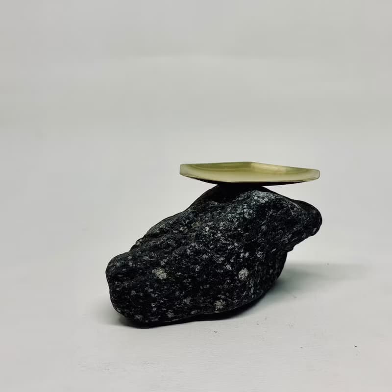 香道/燻香座/香錐座/迷蹤F款小,手作幾何形黃銅碟,搭配天然原石