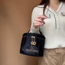 中古正品  Valentino Garavani 圓桶手袋 化妝盒 意大利製 斜背包