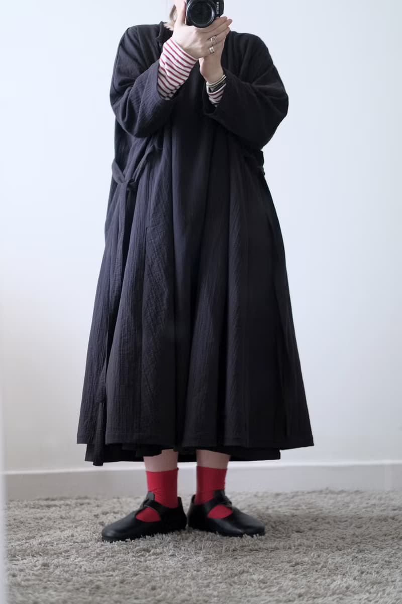 厚磅皺皺的超寬版暗黑小魔女外套
