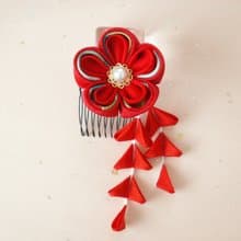 【受注制作】つまみ細工　七五三や成人式向けの髪飾り【花束のような髪飾りとセットになります 赤】