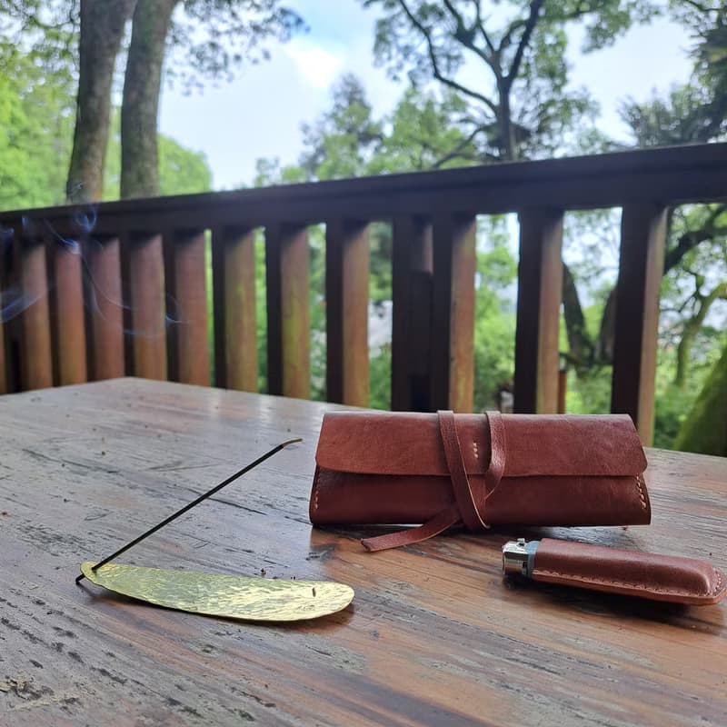 便攜線香組合/焦糖棕色/黃銅線香盤/植鞣皮套/靜香旅盒