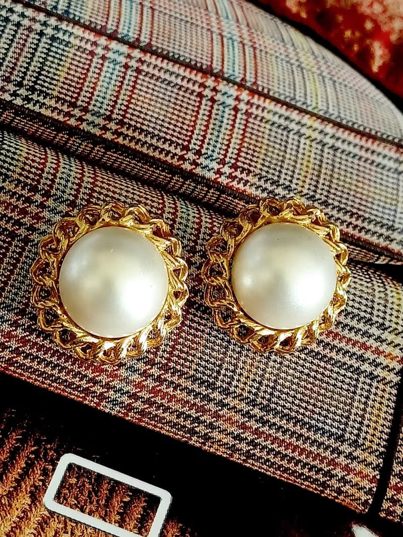 vintage jewelry  典雅金色繩結鑲邊仿珠 夾式耳環