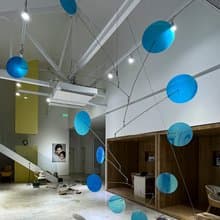 天花板吊飾商業設計裝修藝術動態平衡雕塑展廳中庭考爾德裝置