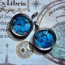 •藍之寶藏•  特挑藍磷灰石礦 礦石流沙寶盒 原礦吊墜