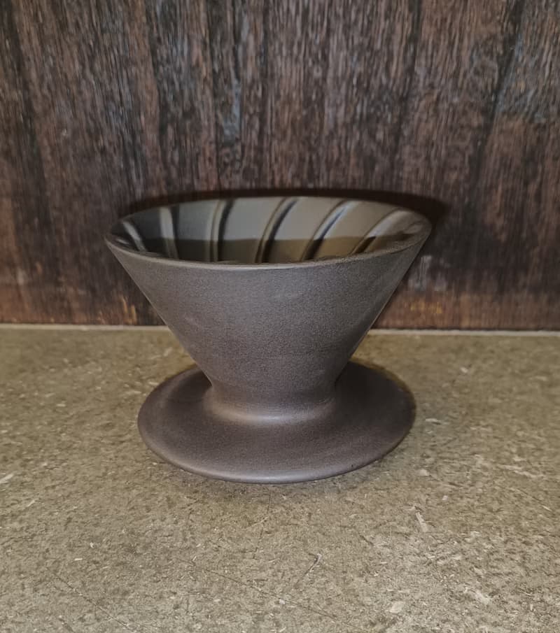 原礦黑釉咖啡濾杯-鶯歌李玟叡
