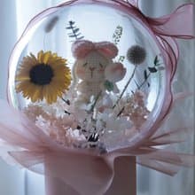 粉色垂耳兔永生花波波球抱抱桶花束
