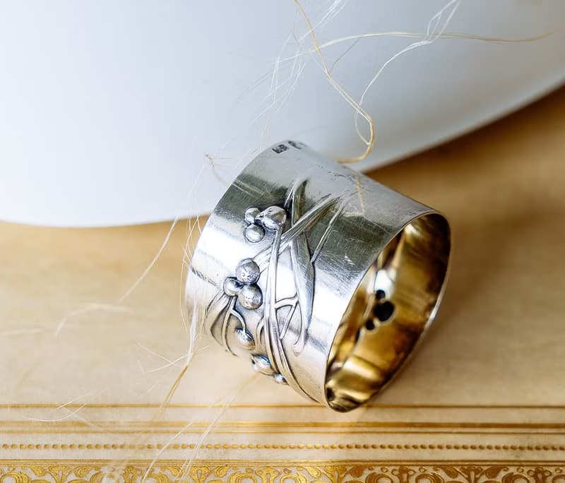 新藝術禾草與果實銀餐巾環 - 西洋古董