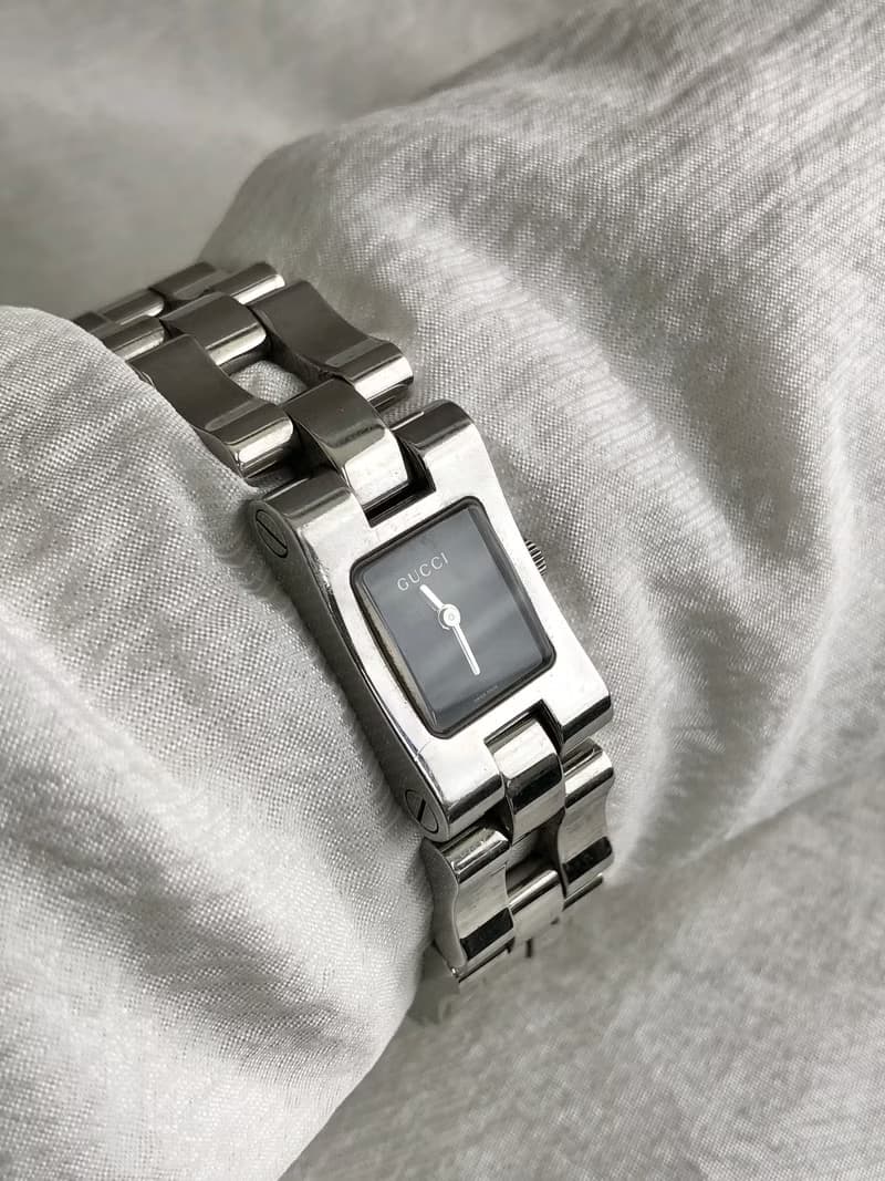 【 日本直送　名牌中古包 】GUCCI グッチ 腕時計 シルバー ステンレススチール クォーツ 2305L vintage ヴィンテージ オールド b3kz6g