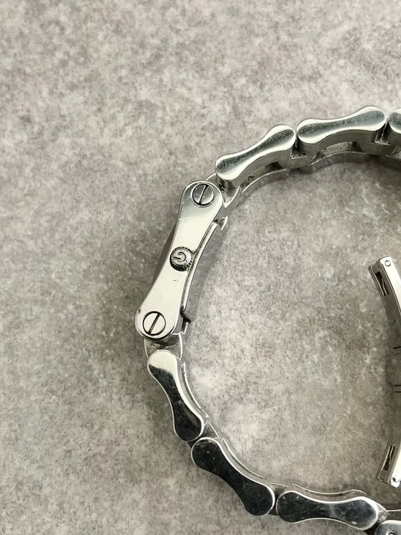 【 日本直送　名牌中古包 】GUCCI グッチ 腕時計 シルバー ステンレススチール クォーツ 2305L vintage ヴィンテージ オールド b3kz6g