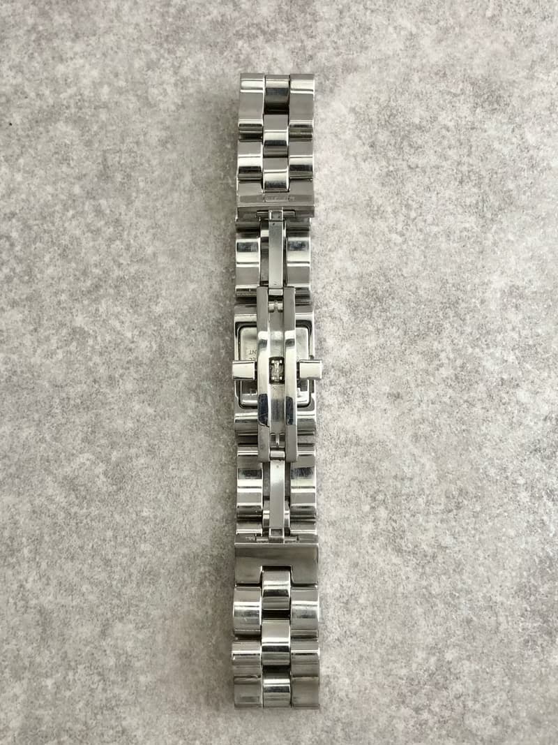 【 日本直送　名牌中古包 】GUCCI グッチ 腕時計 シルバー ステンレススチール クォーツ 2305L vintage ヴィンテージ オールド b3kz6g