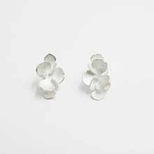 I-Shan13  山茶花瓣耳環(大)
