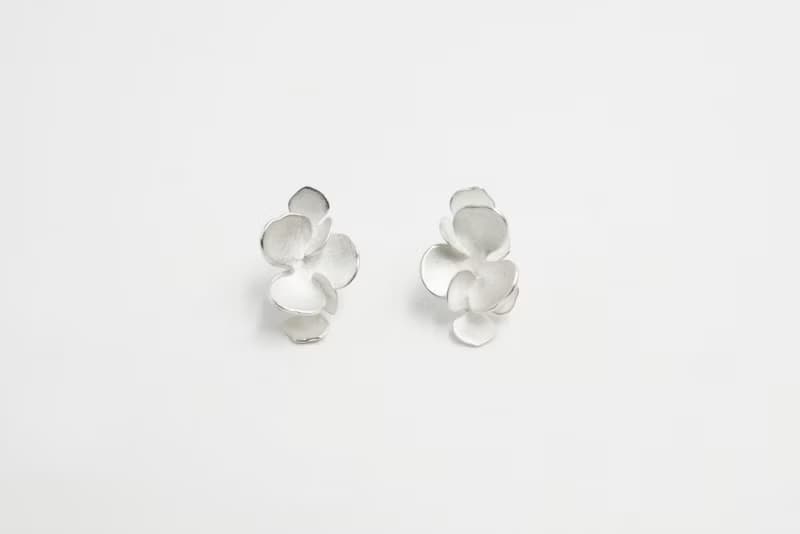 I-Shan13  山茶花瓣耳環(大)