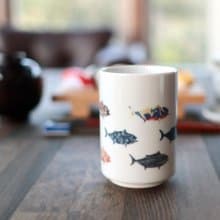 マグロ柄　温感湯呑　温度で色が変わる楽しい器