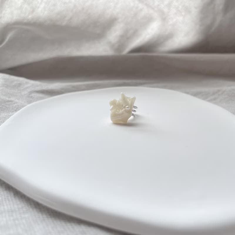 TeenyTinyCraft | 星骸 手工耳骨夾