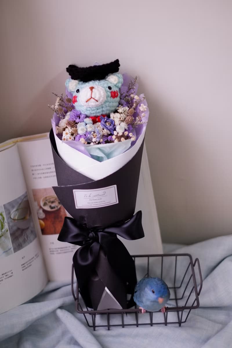 未完待續| 手工畢業熊乾燥花 長花束 鉤針娃娃tiffany藍熊款 預購