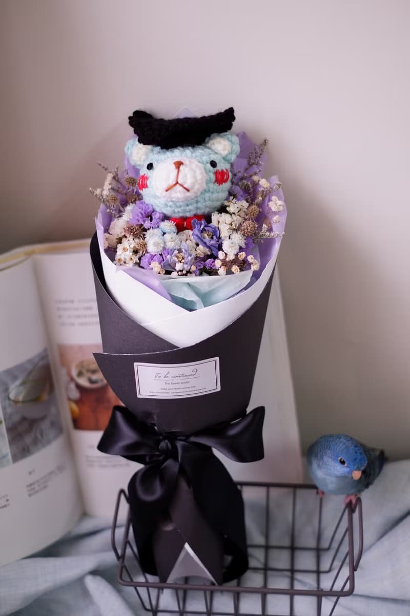 未完待續| 手工畢業熊乾燥花 長花束 鉤針娃娃tiffany藍熊款 預購