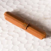 イタリアンレザーのペンケース Paka-pen XS【入学祝】【就職祝】【カスタム可能なギフト】