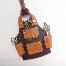 皮革小物 - 手工迷你皮革工匠工作服項鍊/吊飾