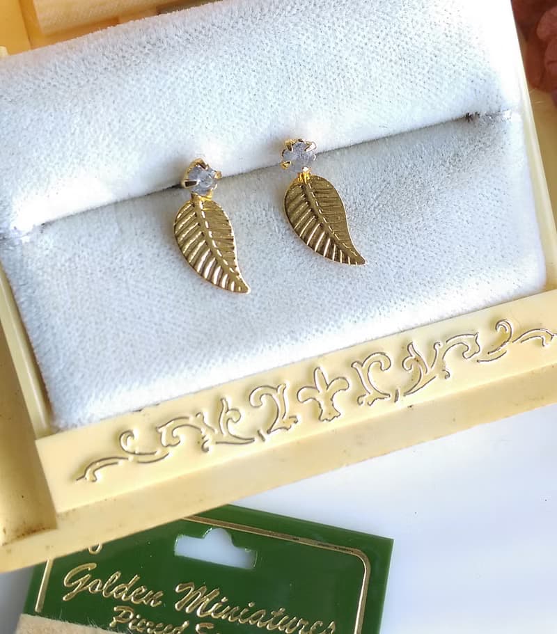 Vintage Jewelry 西洋古董飾品 金色調 小巧 精緻小葉子 針式耳環
