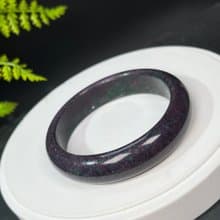 巴西高品紅綠寶手鐲63MM 玉化落梅星光紅寶石黝簾石手環 勇氣自信