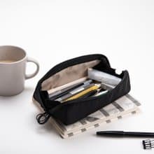 Pouch+ 防潑水收納筆袋 復古純色 大開口 大容量 黑色