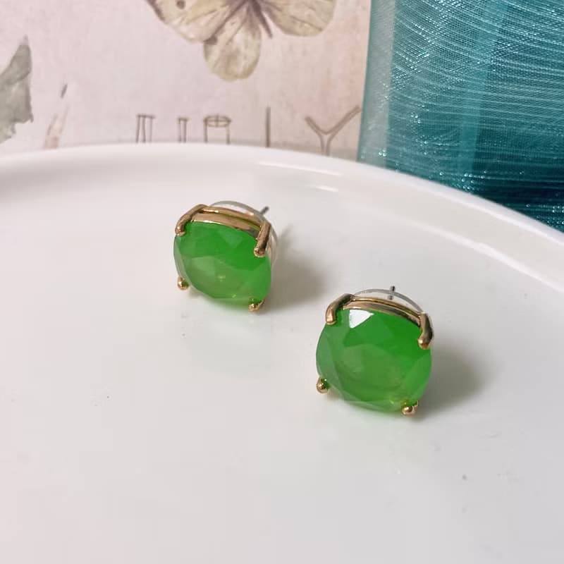 【西洋古董飾品】翠綠極致  綠色優雅萊茵石 切鑽絕美  耳環 耳針