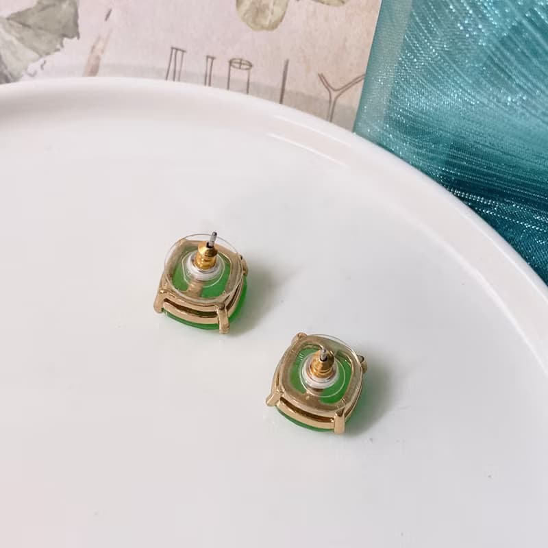 【西洋古董飾品】翠綠極致  綠色優雅萊茵石 切鑽絕美  耳環 耳針